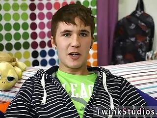 Gay porno progressive Kain Lanning is a steaming tiny boy from Iowa. He